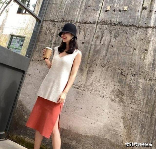 腹肌|没怀孕？张大奕拍照晒腹肌，身材不输董花花，闪亮肚脐钉抢镜！