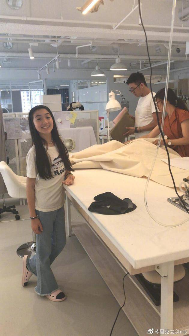 老爸|《爸哪》人气童星夏天大变样，老爸骄傲感慨女儿才10岁就上大学了