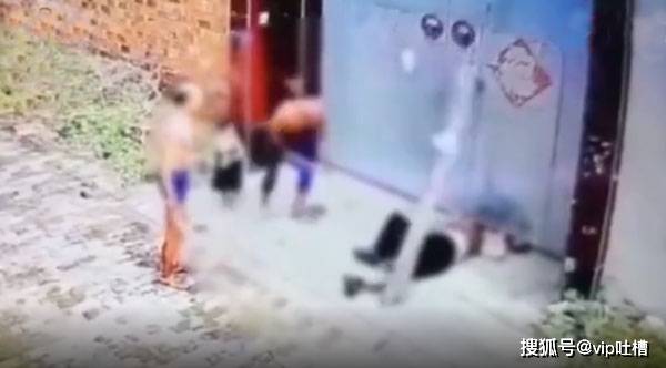 男子持铁锨打死老人重伤小孩 警方:嫌疑人服药自杀