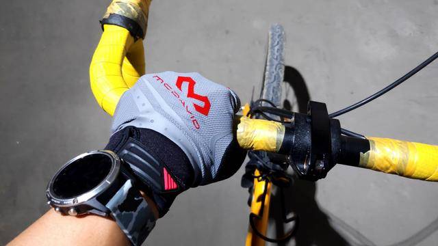 手套|【护具测评】一副怎样的运动健身手套才能满足90%健身爱好者的喜赖?