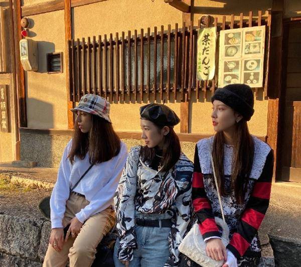 张一山被拍到疑似在女友家过夜,女方宋妍霏是