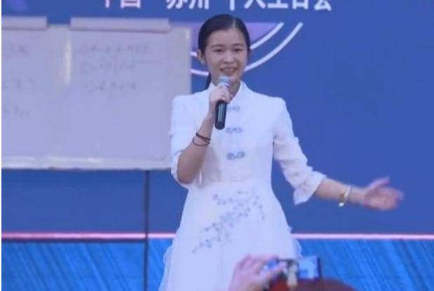 少女|14岁天才少女一天写2000首诗，香菱不吃不睡三天写一首，这可信吗