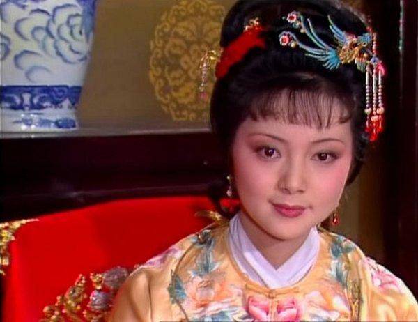 少女|14岁天才少女一天写2000首诗，香菱不吃不睡三天写一首，这可信吗