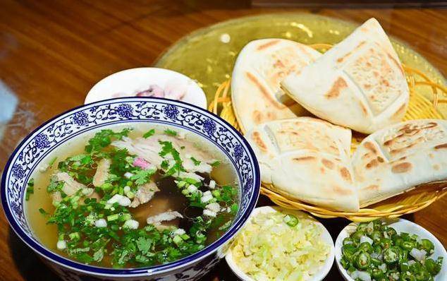 陕西美食澄城的水盆羊肉,23一碗配着店内月牙饼,比肉夹馍好吃_手机