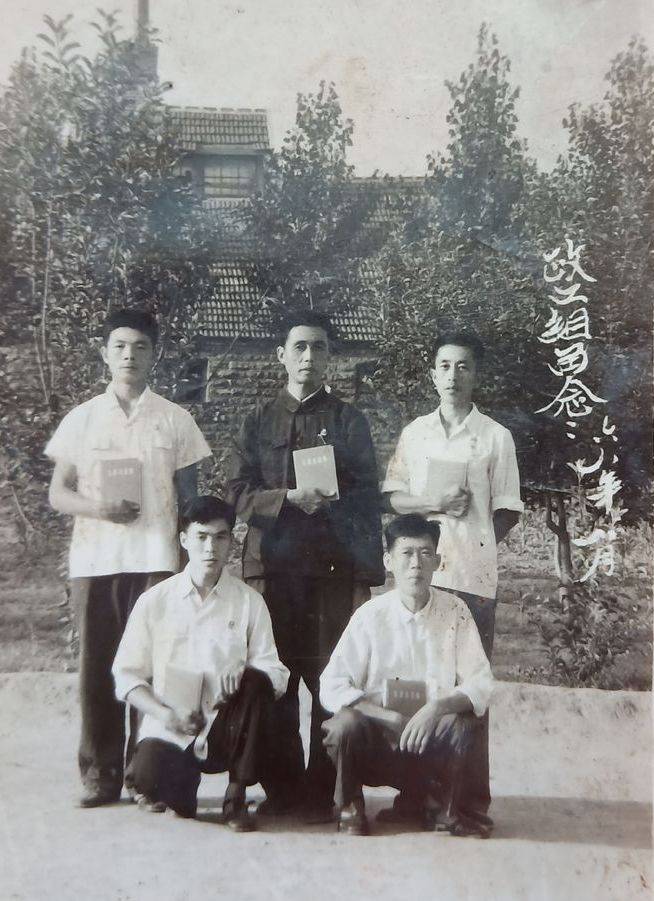 美文|颜建国：92岁老父亲相册里，60年前的东平四中毕业老照片弥足珍贵