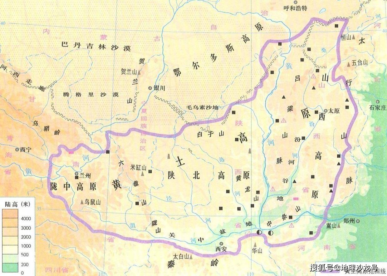 院子|为什么我国黄土高原的“地坑院”民居，都会在院子里种一棵树？