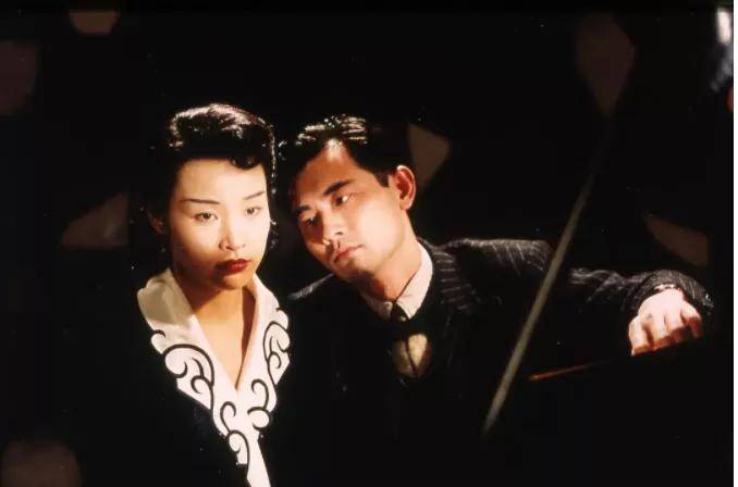 尤物|顶级美艳尤物都是清一色梯型侧颜骨相?