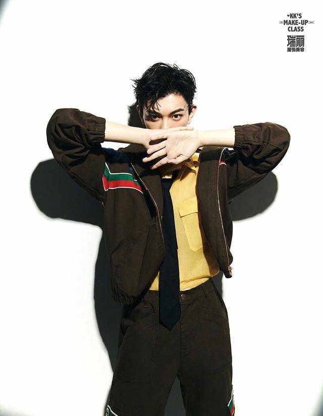 瑞丽|丁禹兮最新瑞丽大片好好看,西装帅气又绅士超有感,霸总范太强