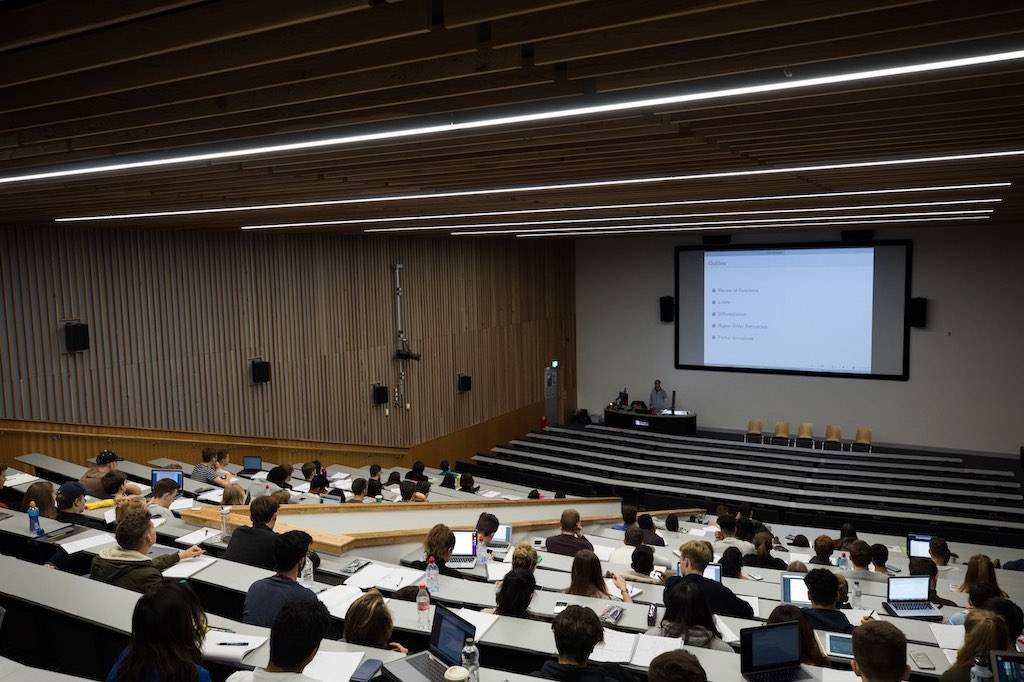 预科|疫情之下，英国本校预科或已成为高考生的留学首选！