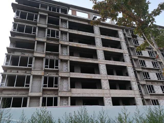 延安新区：建城于削山，闹心于地产