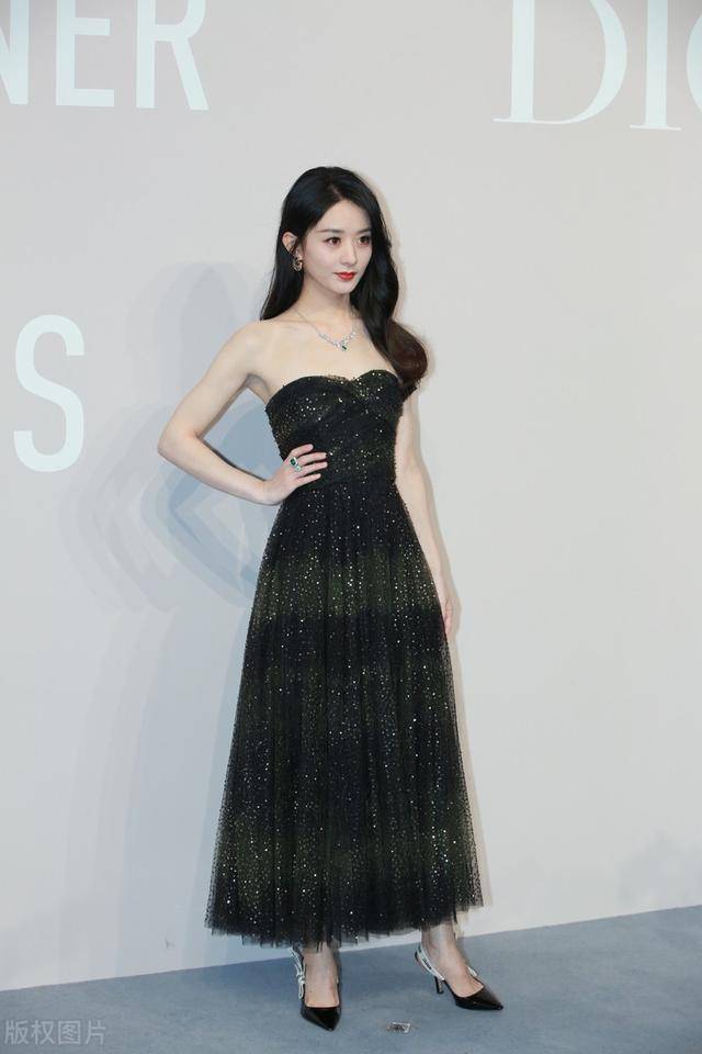 赵丽颖|同场比美不输景甜，比“老对手”baby惊喜，赵丽颖到底哪里变了？