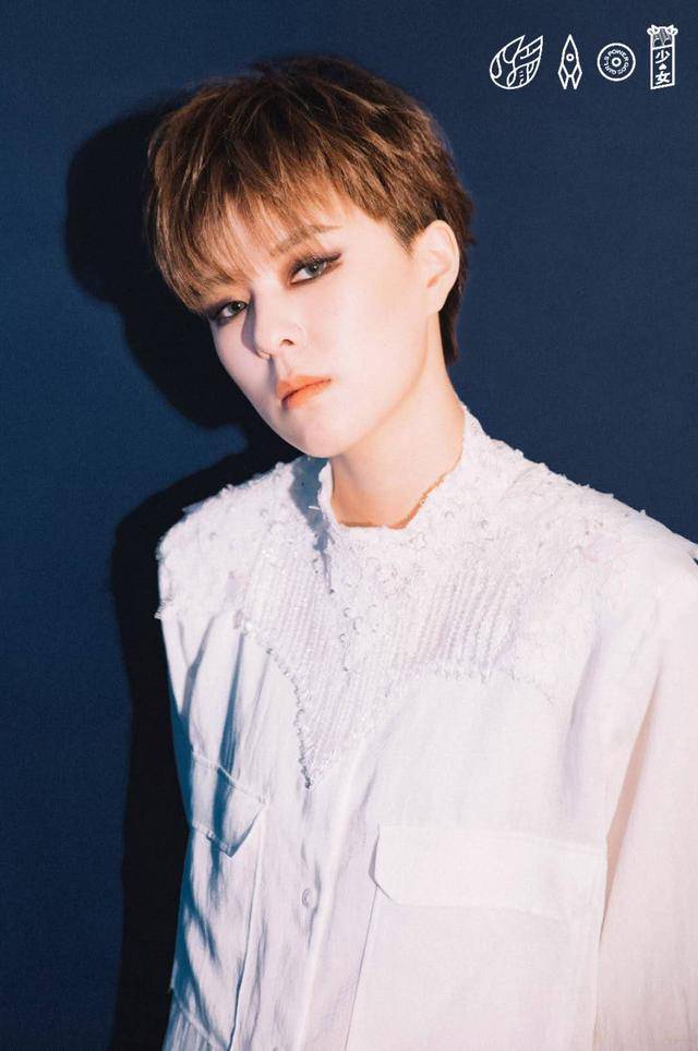 造型|火箭少女最新大片曝光，暗黑系新娘造型好别致，烟熏妆容真吸睛