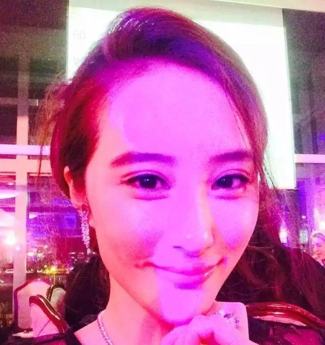 无敌|原创最惨谋女郎？晒未公开剧组照直接被张艺谋赶走，断送好好的星途！