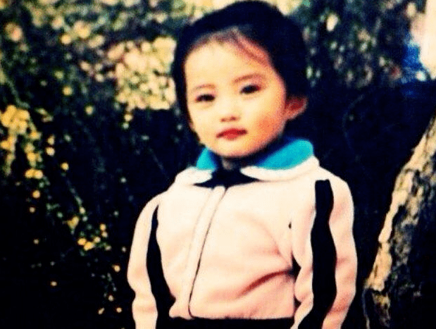 无敌|原创最惨谋女郎？晒未公开剧组照直接被张艺谋赶走，断送好好的星途！