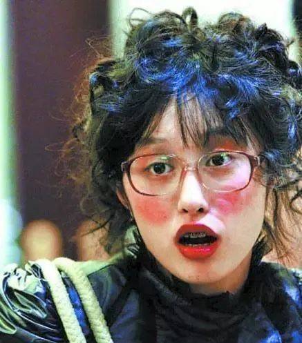 无敌|原创最惨谋女郎？晒未公开剧组照直接被张艺谋赶走，断送好好的星途！