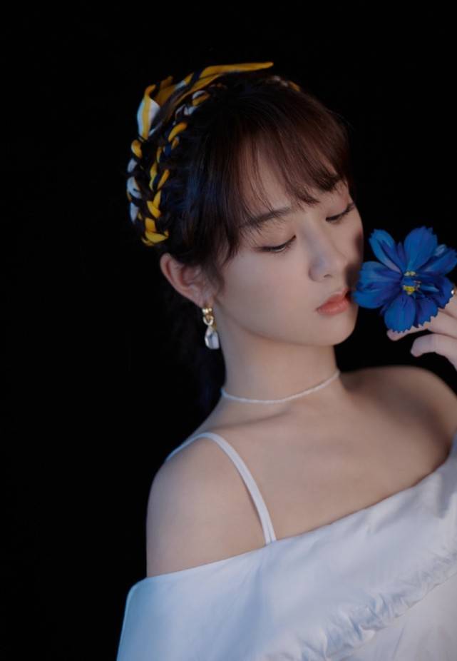 赵丽颖|杨紫直播生图曝光,身材发福脸部圆润,被嘲状态不如赵丽颖