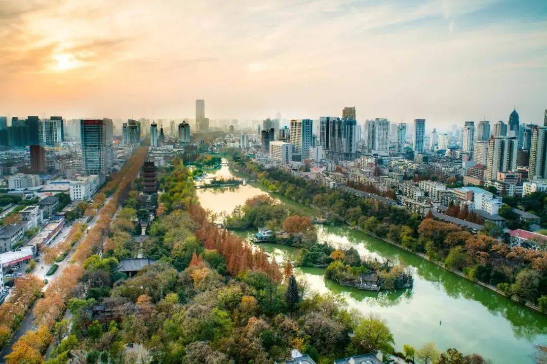 城市人均gdp排行2020_中国gdp变化图(3)