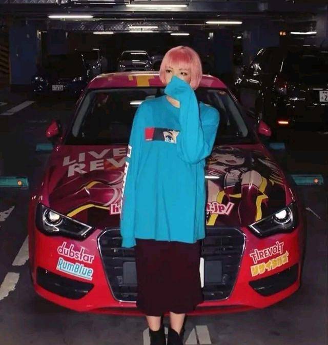 杂志|当网红拍COS上杂志，这个日本知名博主不是人，她是个不存在的女孩