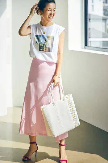 长裙|T恤配长裙 日本博主们夏日最清凉的搭配推荐