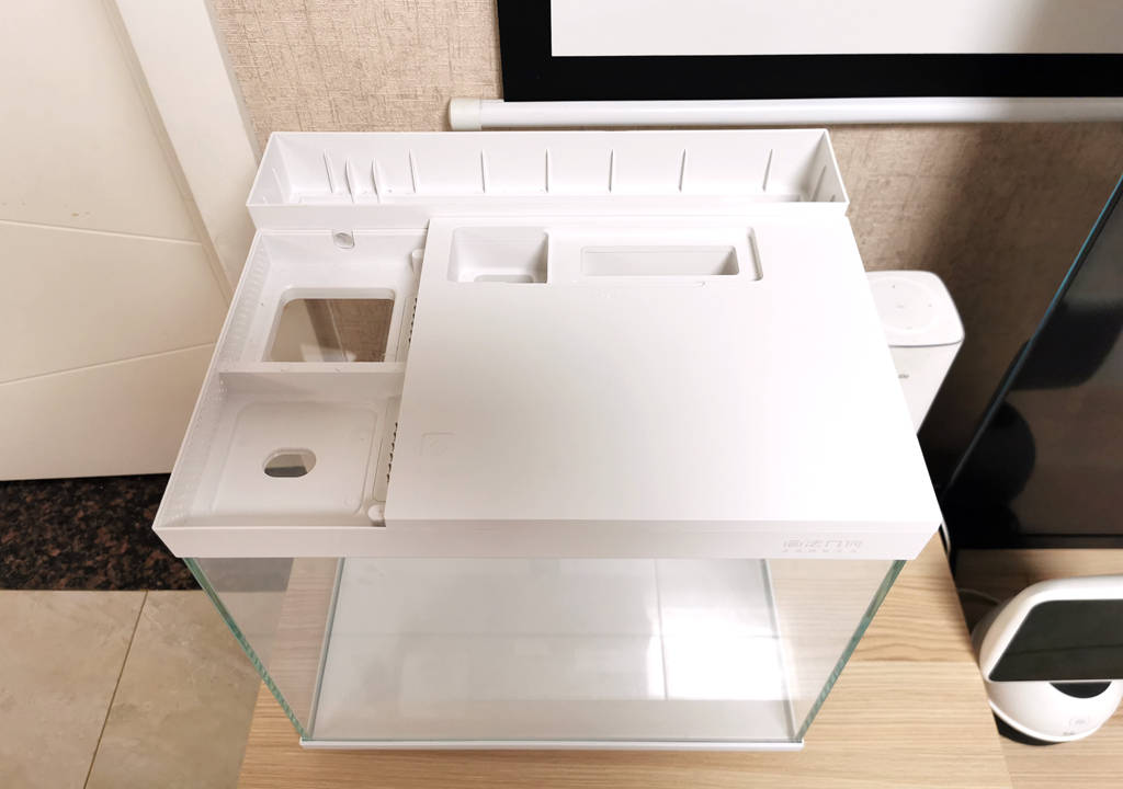 监测|哪种鱼缸更适合养鱼？画法几何AI智能鱼缸，水质监测还能自动喂食