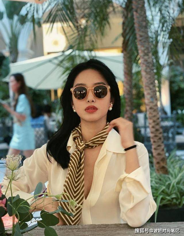 珍珠|谁说珍珠是奶奶辈的专属？这样穿戴太显气质，从老年圈拉回时尚圈