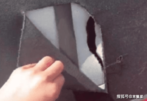熊孩子划破保时捷软顶敞篷，听到7万维修费，家长：我会针线活