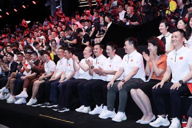 张继科|关晓彤张继科搭档李佳琦带货 这样的直播我想看一百次