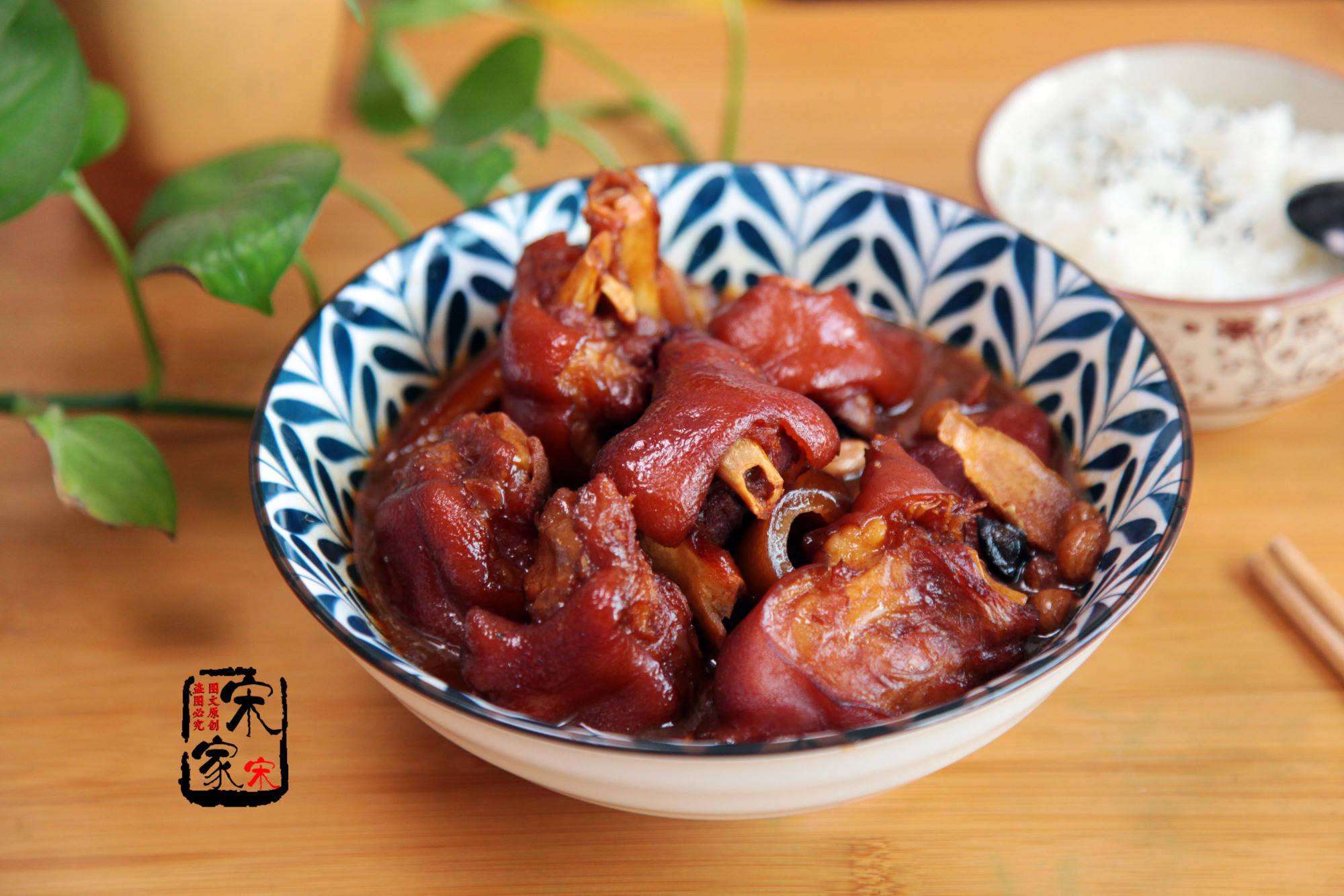 夏天消耗多，女人碰见这菜别手软，富含胶质，多吃气色棒！