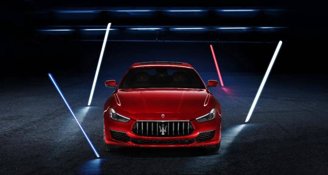 Ghibli|省下几顿饭钱，都无法与爱豆同款的潮流单品是？