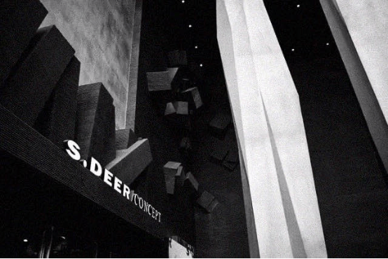 S·DEER圣迪奥的“灰调美学”，才是高级灰的灵魂