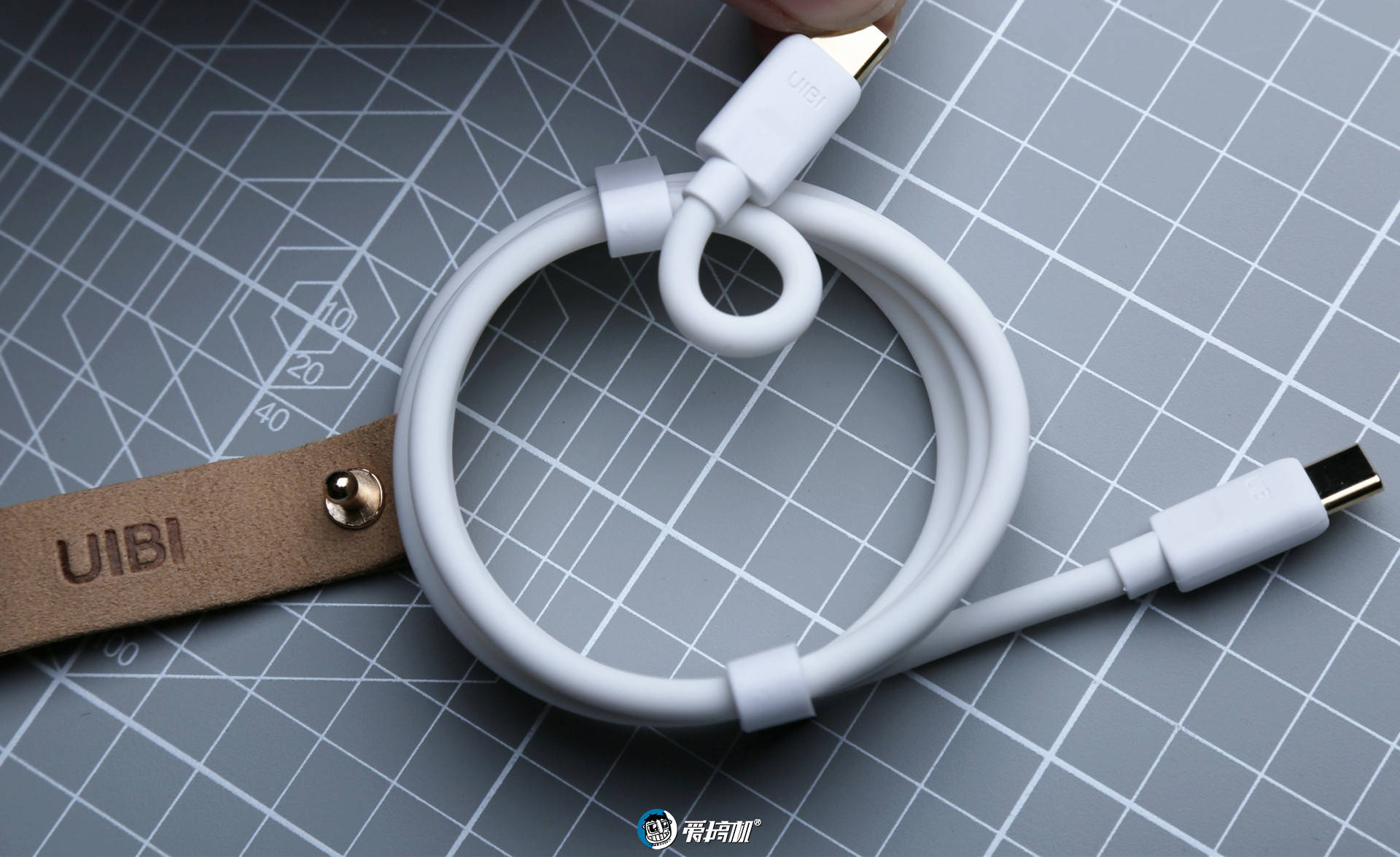 评测|轻奢便携 柚比18W PD迷你快充头评测