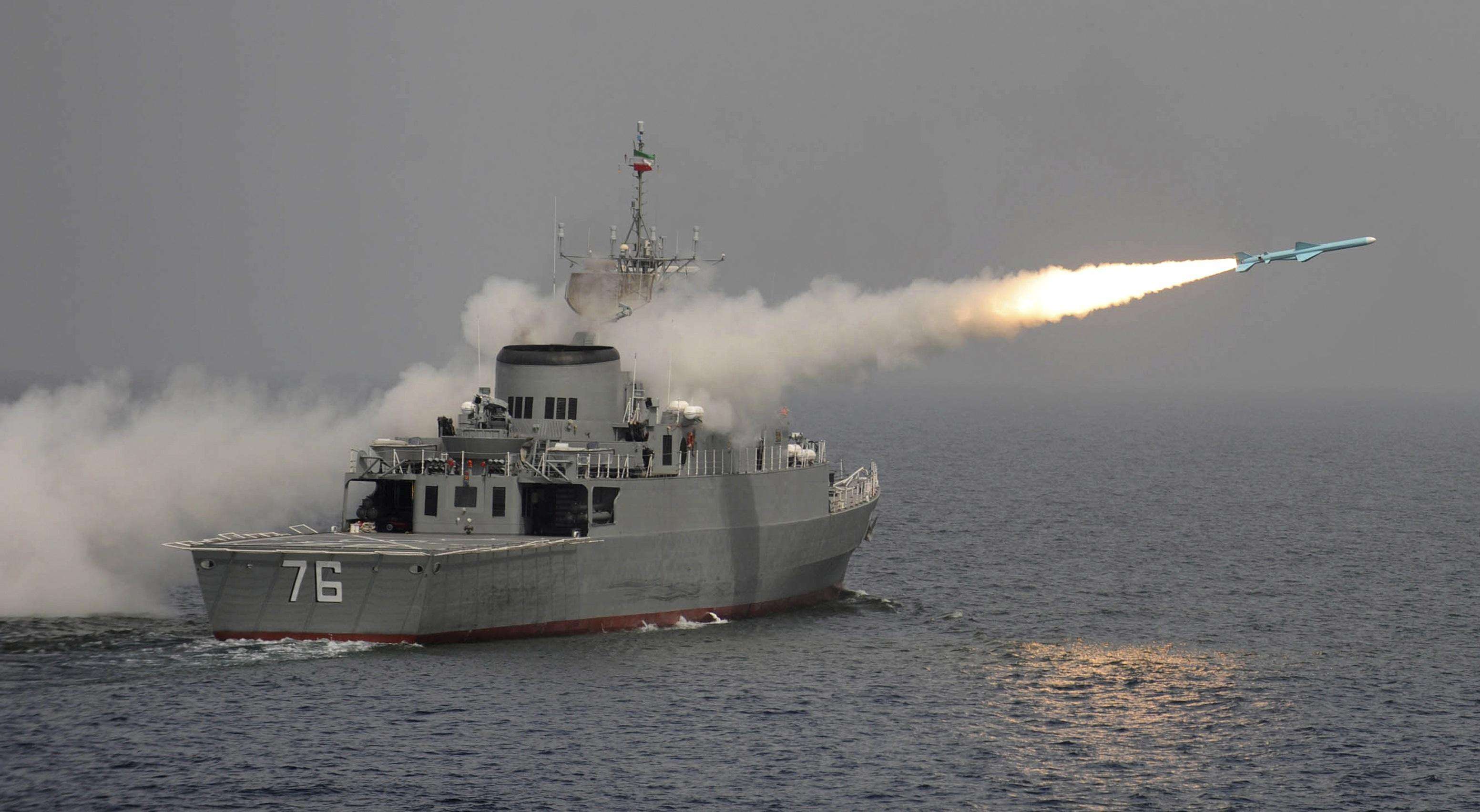 伊朗海军击毁一艘航母模型 美第五舰队司令：进