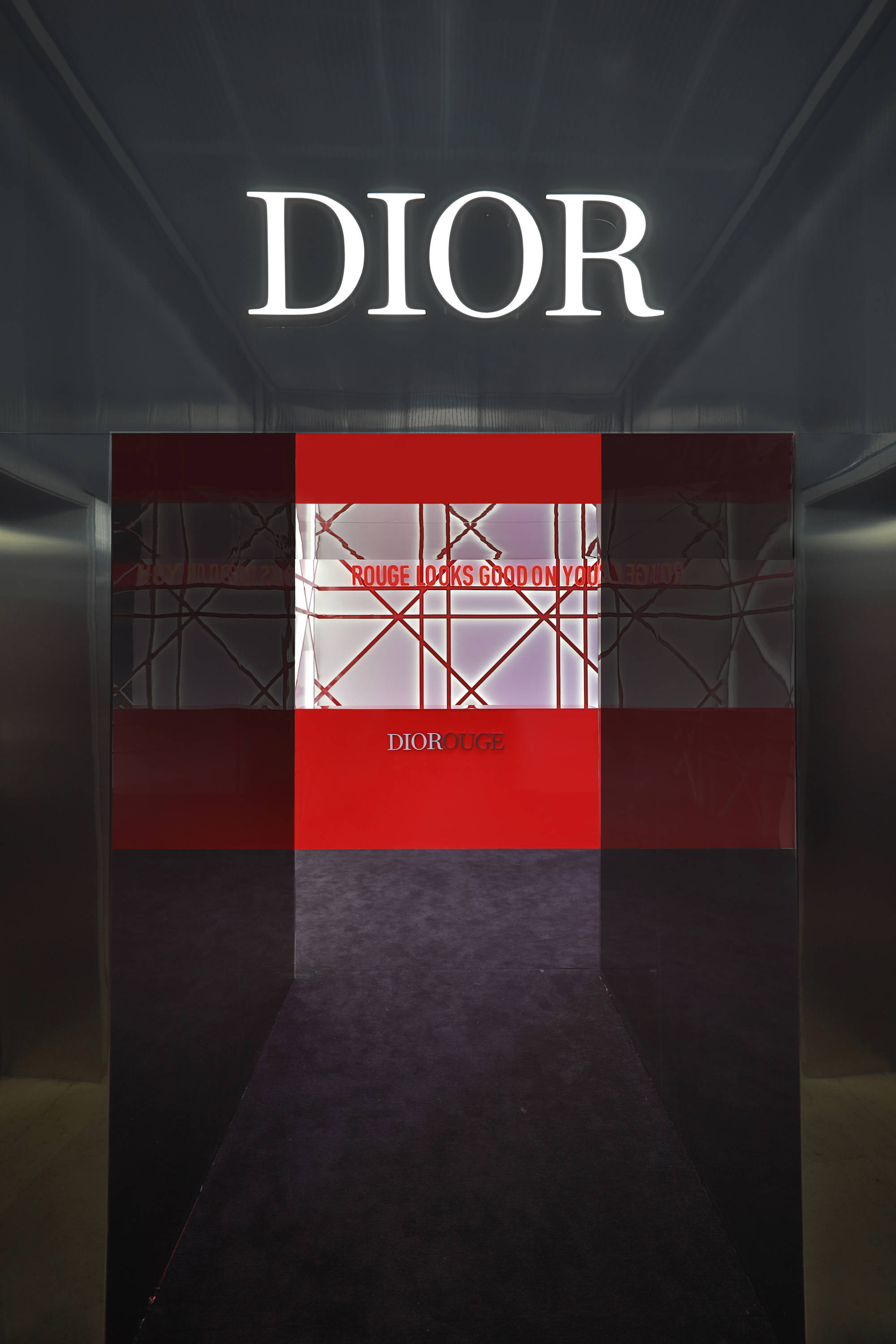 蓝金|王子文、韩东君、毕雯珺等明星共同揭开DIOR迪奥烈艳蓝金唇膏的派对盛宴