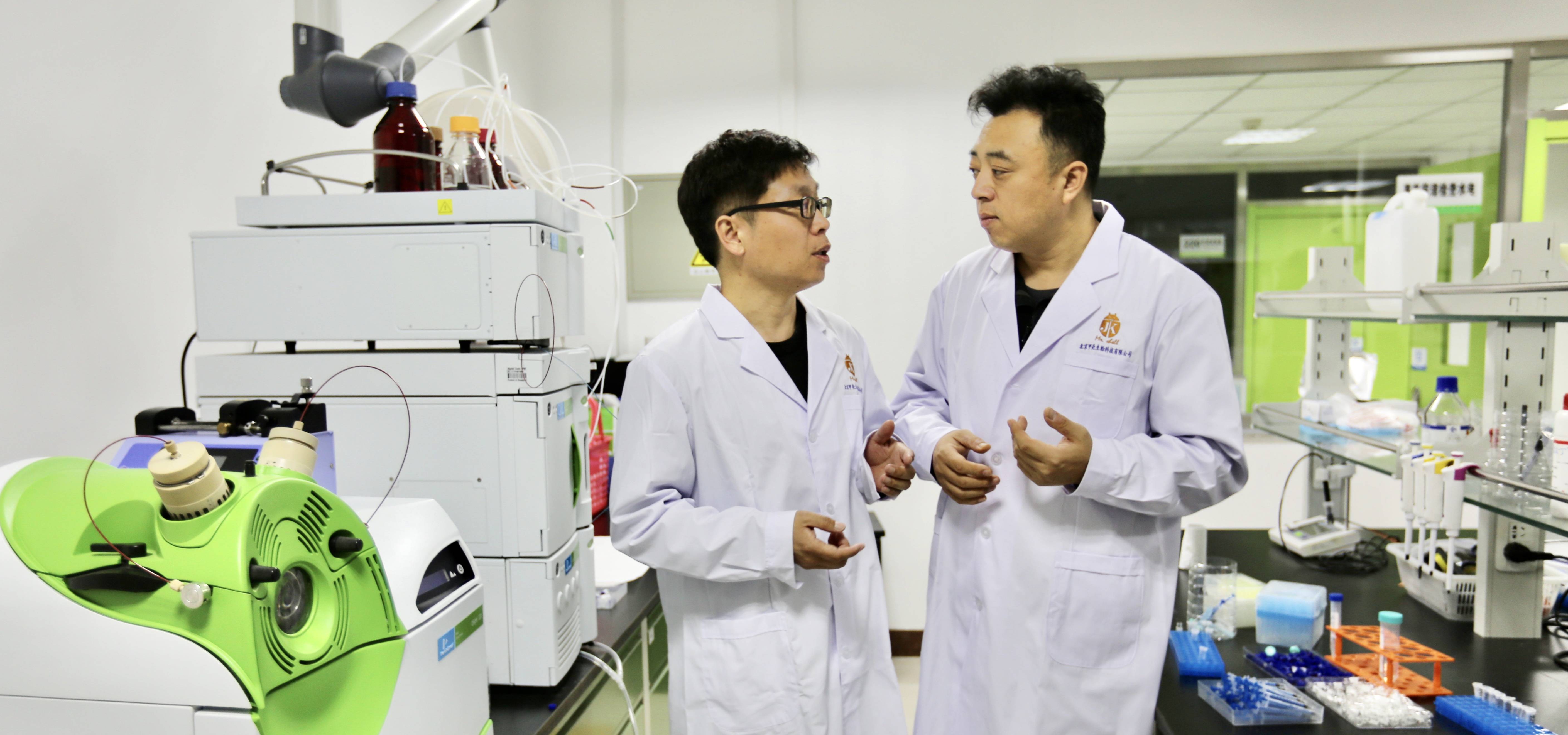 服务|甲壳先生：从一家店到国家一级皮肤管理连锁服务企业