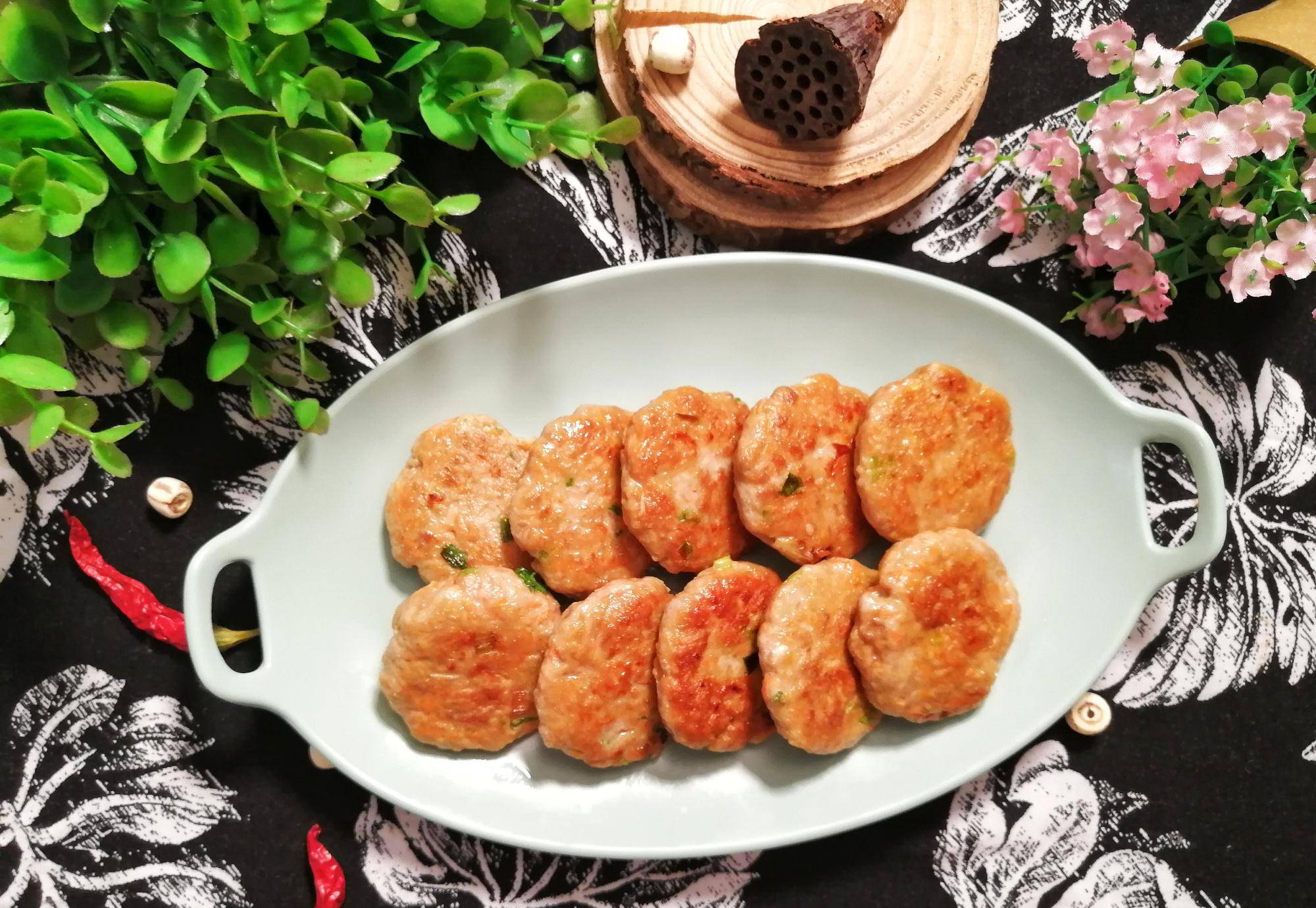 糯米藕丸子怎么做比较好吃 5b6c0ef6d1704e37880a44768b47b0fc.jpeg