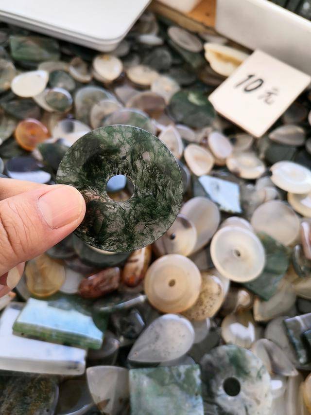 时尚|“悦己”让首饰“跳出”收藏圈