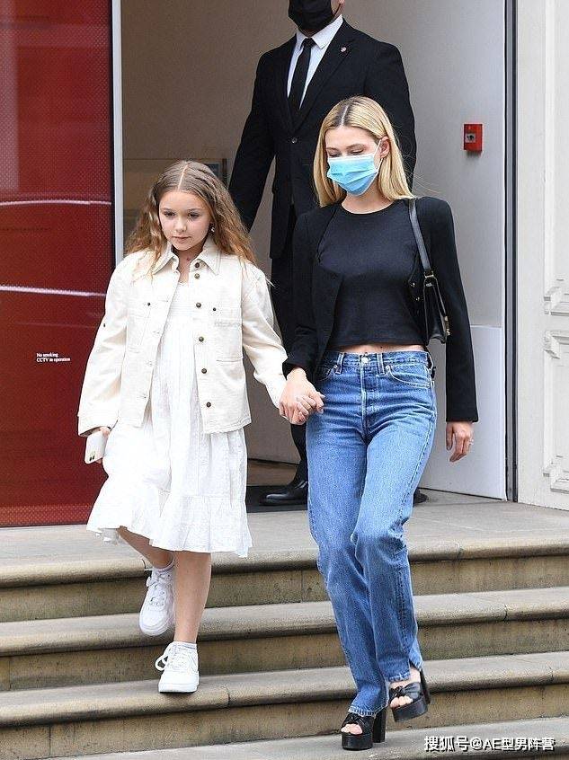 七公主|“小七公主”和哥哥出门！过完9岁生日后，变成了都嘟嘟可爱少女