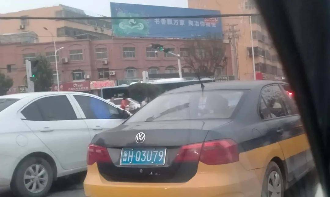 济宁黑出租满街跑,打了谁的脸?揭了谁的短?_出租车