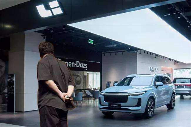 理想|理想汽车美股上市市值紧逼蔚来 “剑走偏锋”能否撑起百亿市值？