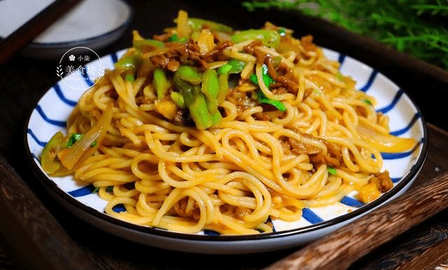 面条不用肉的做法 fea0ecb9c33d4046b9ff137919e39a40.png