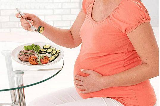 几类食物怀孕后最好少吃，以免影响羊水质量，伤胎又伤己