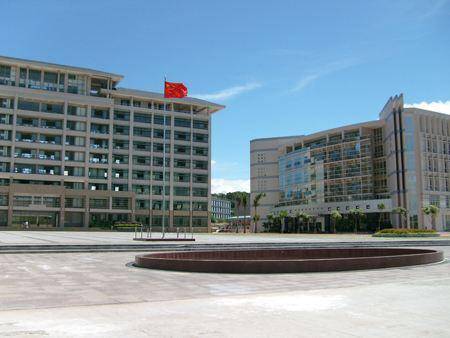 原创已被大专学校录取，该不该回去复读