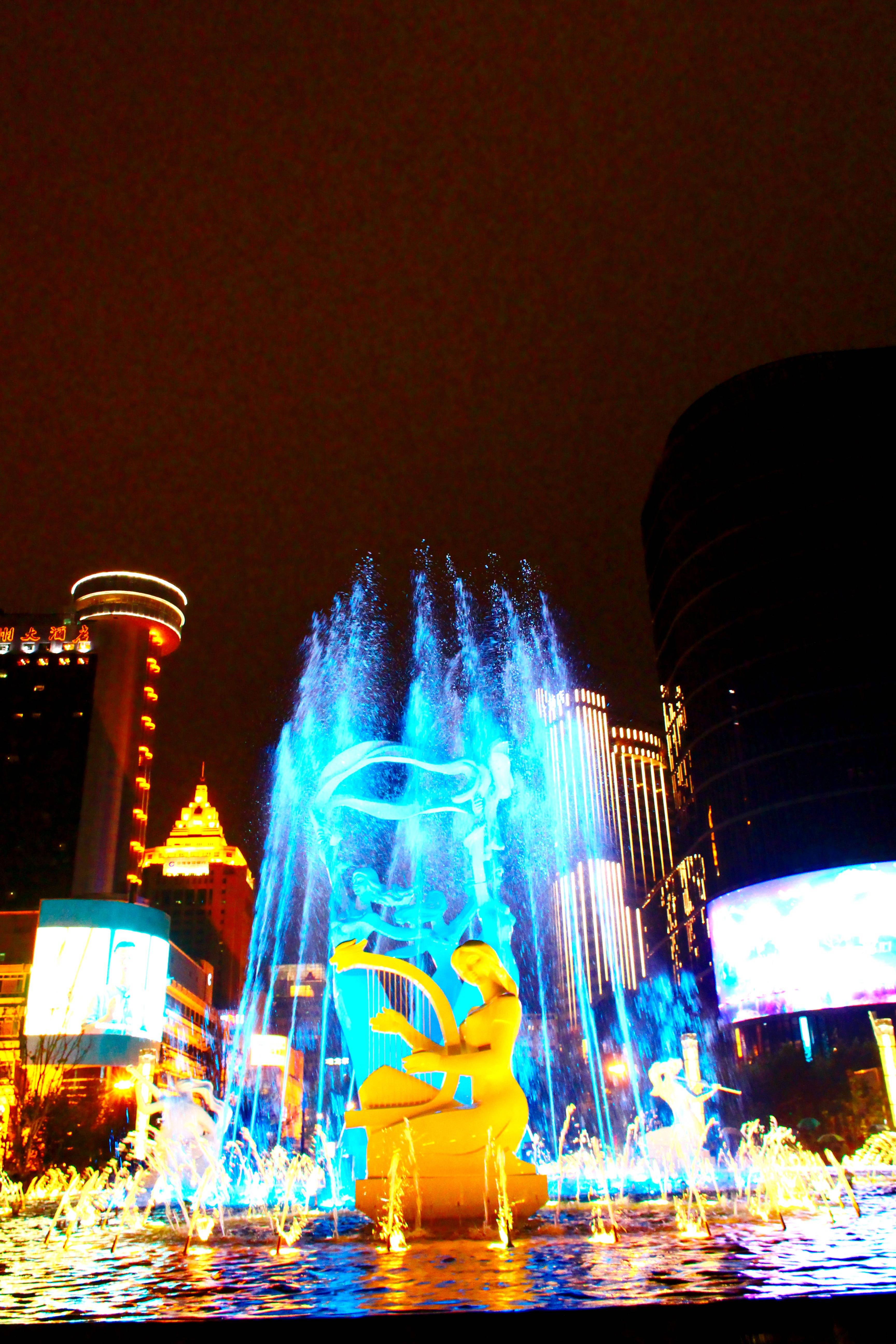 杭州武林广场音乐喷泉与灯光秀