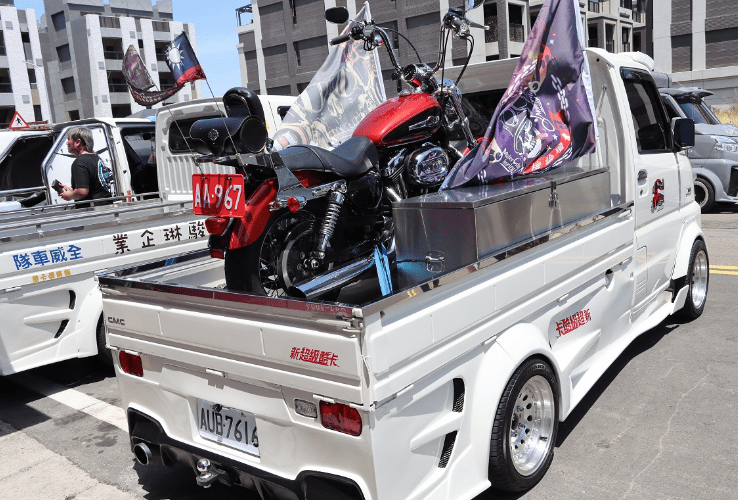 台湾轻卡发展现状:很多年轻人买不起轿车,拿小货车来改装