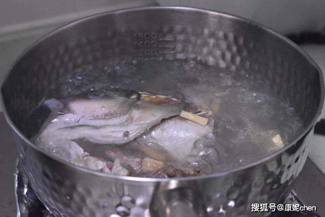 怎么养鱼简单方便 846947a3252f4df98a4c212147337e6d.jpeg