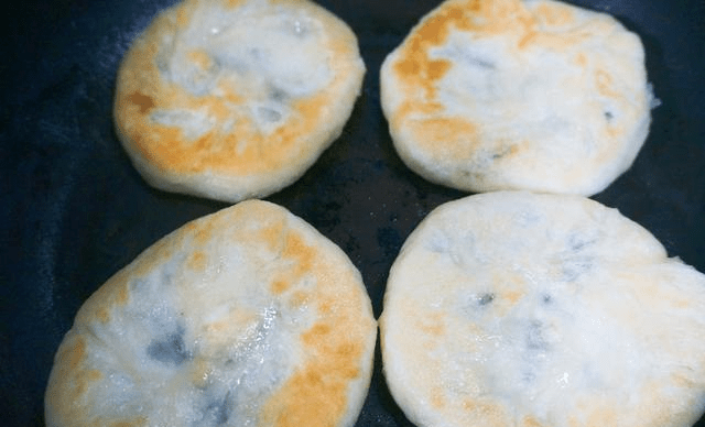 在家怎样做烧饼又好吃又酥 bdfb06ee100b42d489b93e64aeab5fc3.png