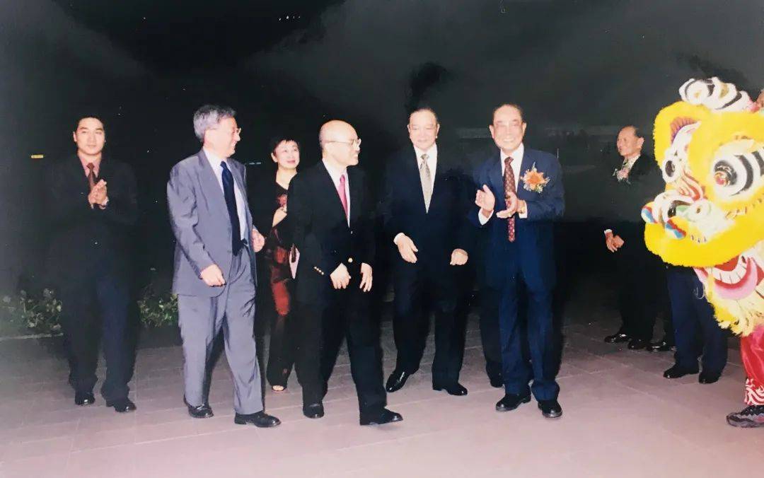 故事传记|董嘉耀：他是一个智者，一个长者，一个善者