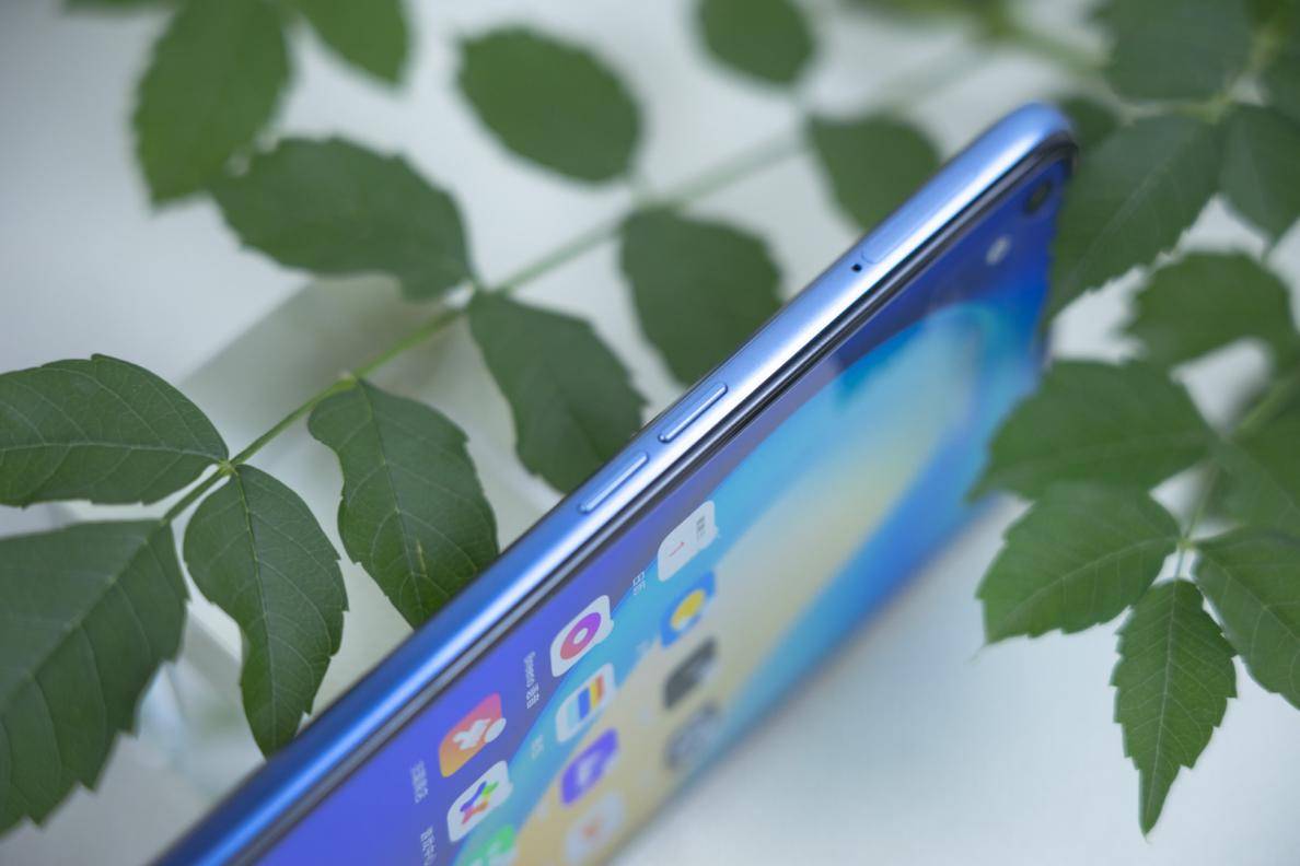 测评盘点|闪充大电池告别5G时代电量焦虑 realme真我V5手机体验