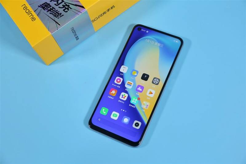 天玑720中端王炸!realme真我V5首发评测