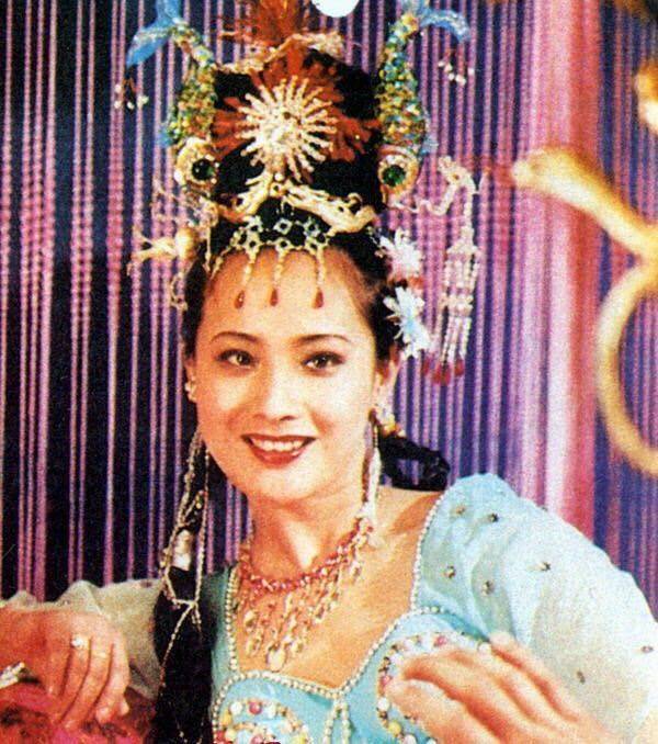 但是几乎所有的人都把她定作"西游记第一美人",她就是女儿国国王的